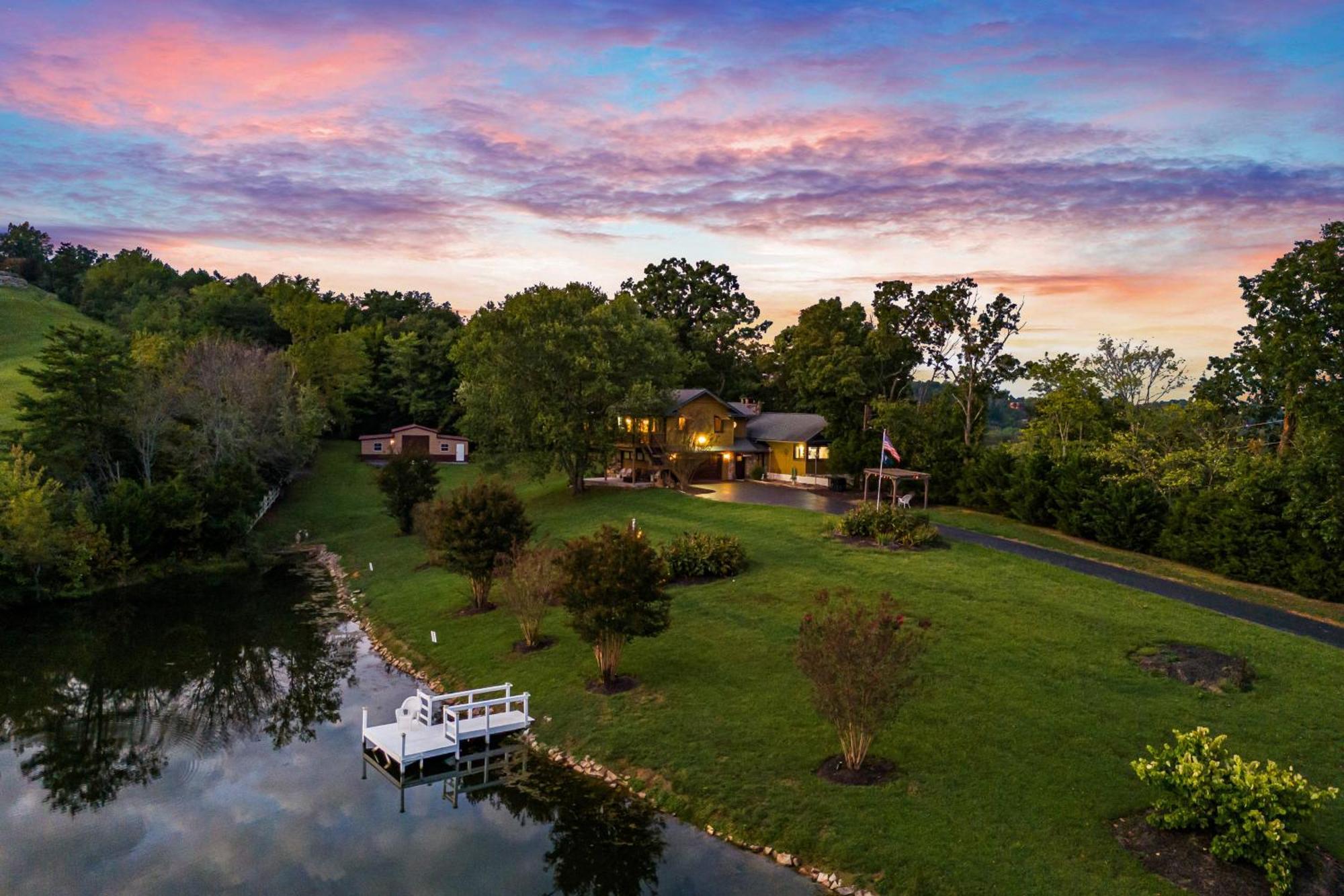 Haven On The Pond Villa พิเจนฟอร์จ ภายนอก รูปภาพ